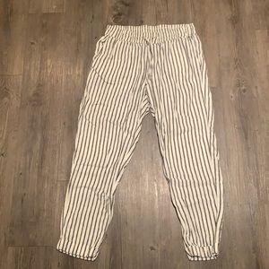 Drawstring linen capris